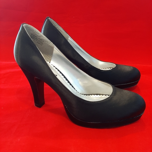 Unlisted Big Spender Pump - 8.5 - Picture 2 of 12